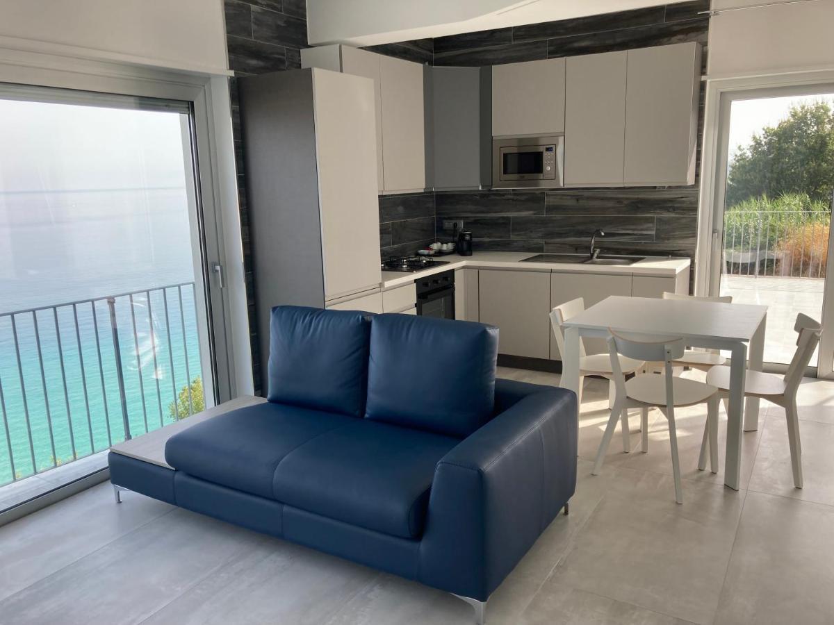 Residenza Timpa Janca Apartment วิโบ วาเลนเซีย มารินา ภายนอก รูปภาพ