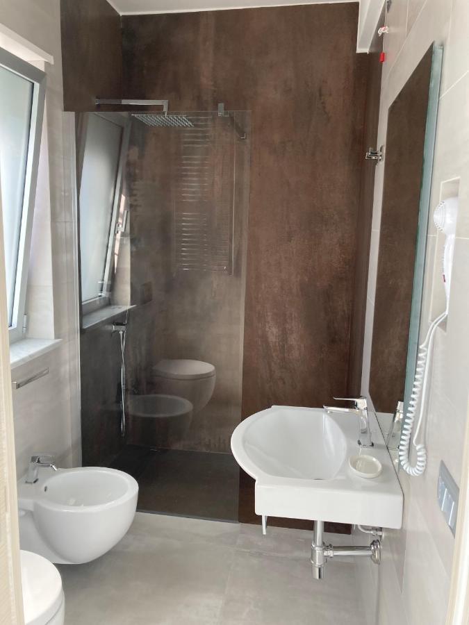 Residenza Timpa Janca Apartment วิโบ วาเลนเซีย มารินา ภายนอก รูปภาพ